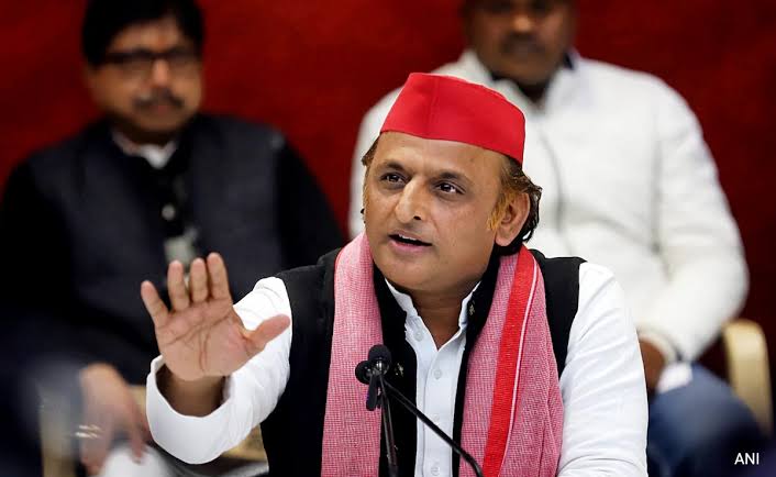 अखिलेश ने भारत-पाकिस्तान तनाव के बीच शांति की अपील की, फर्जी खबरों से सावधान रहने को कहा